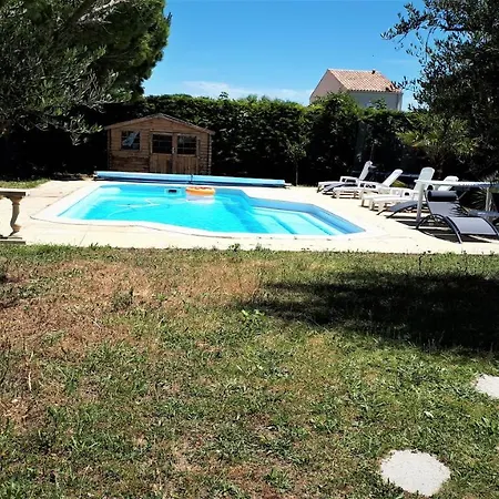 3 étoiles 300m Piscine Privée Grand Jardin Hébergement de vacances