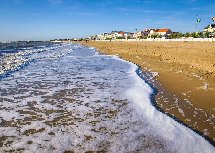 Ferienhaus 3 Etoiles 300m Piscine Privee Grand Jardin *